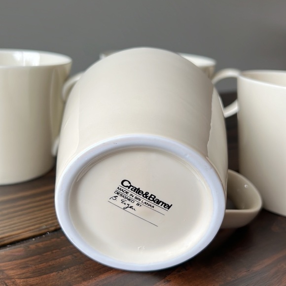 Crate&Barrel Set Of Four Ceramic Mugs 12 oz - Picture 3 of 7